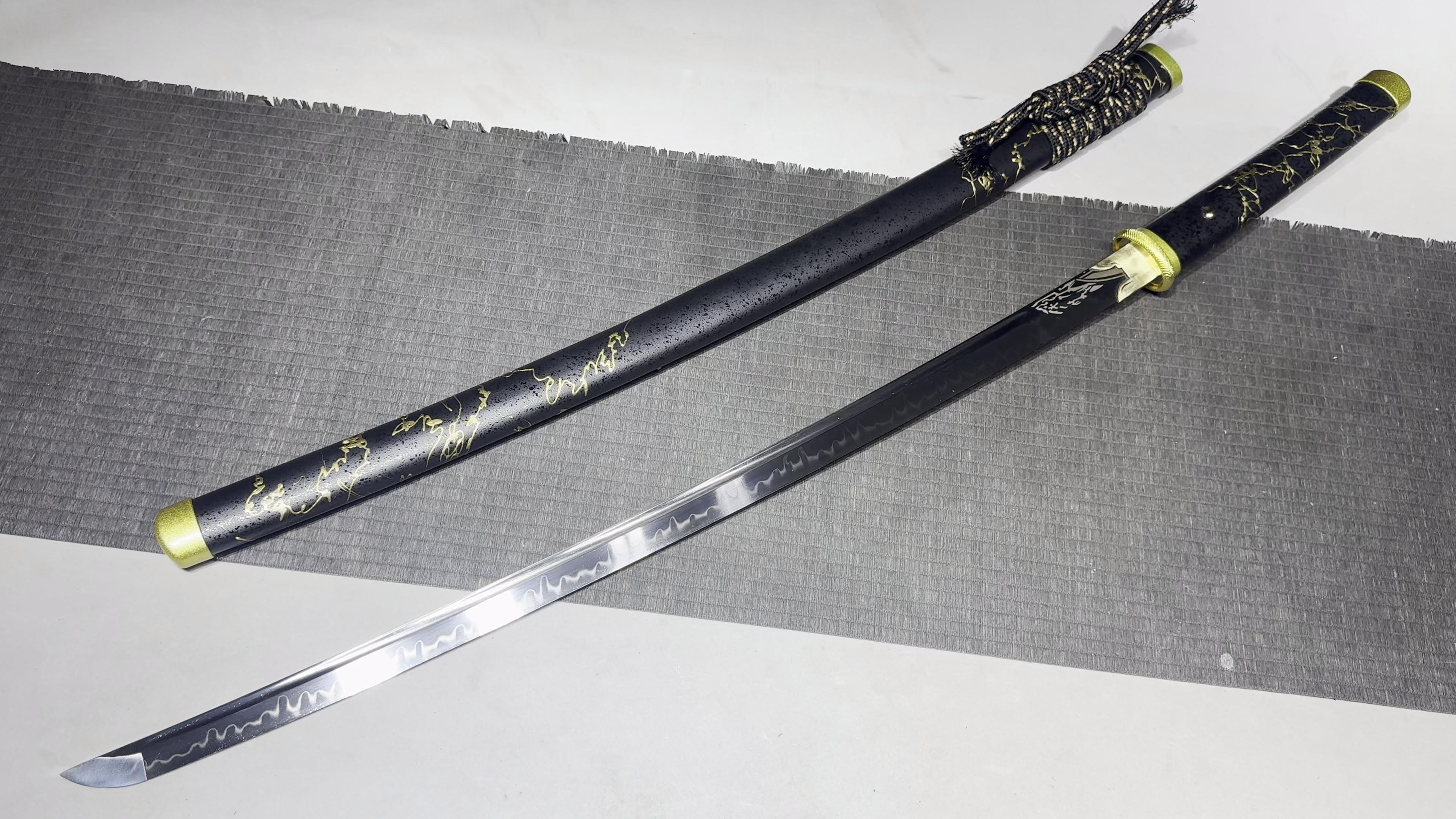 26寸T10烧刃化妆研菩提 古兵器 武具 刀装具 日本刀 模造刀 居合刀 720新款手作长款26寸T10烧刃武士刀—羊蹄山之魂暗夜（T10烧刃版） 编号